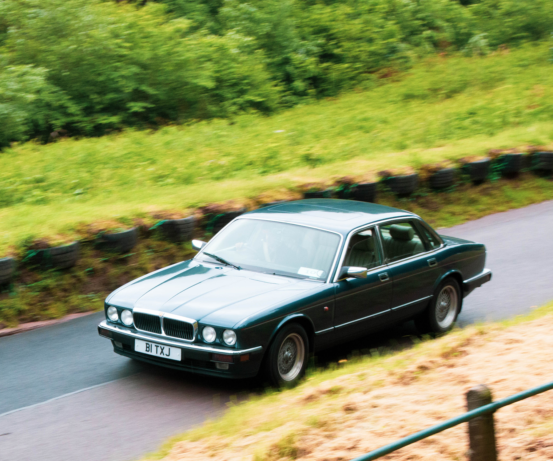 Jaguar XJ40